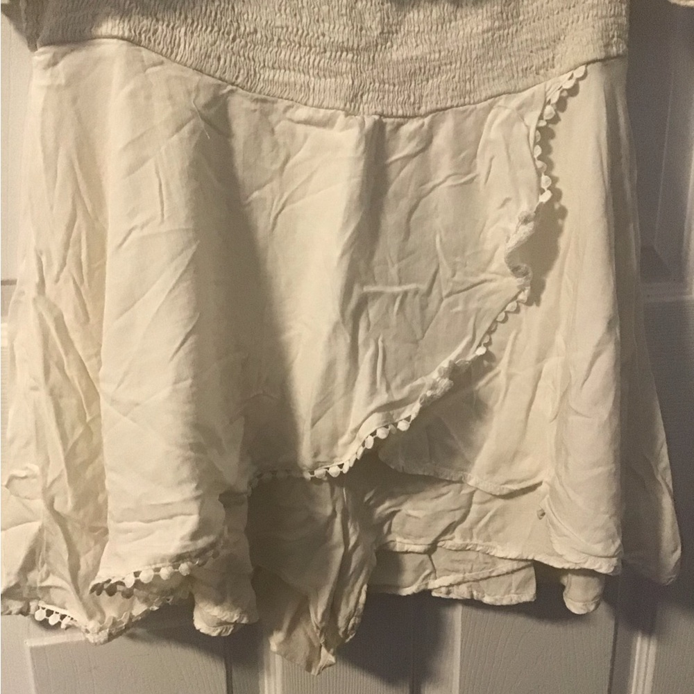 Lulu's Cream Ruffle Off-Shoulder Romper - Picture 4 of 5